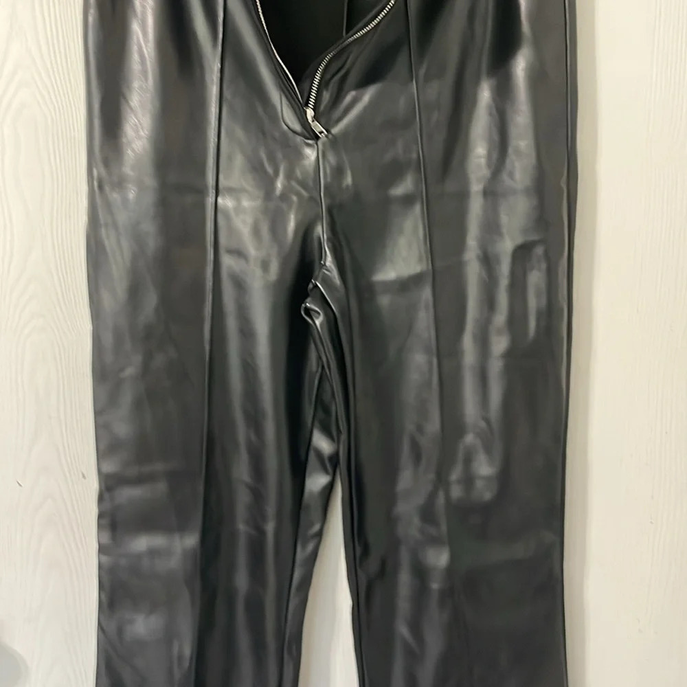 ASOS Design NWT Pleather Black High Rise Flare Pants Size 8 - Picture 5 of 10